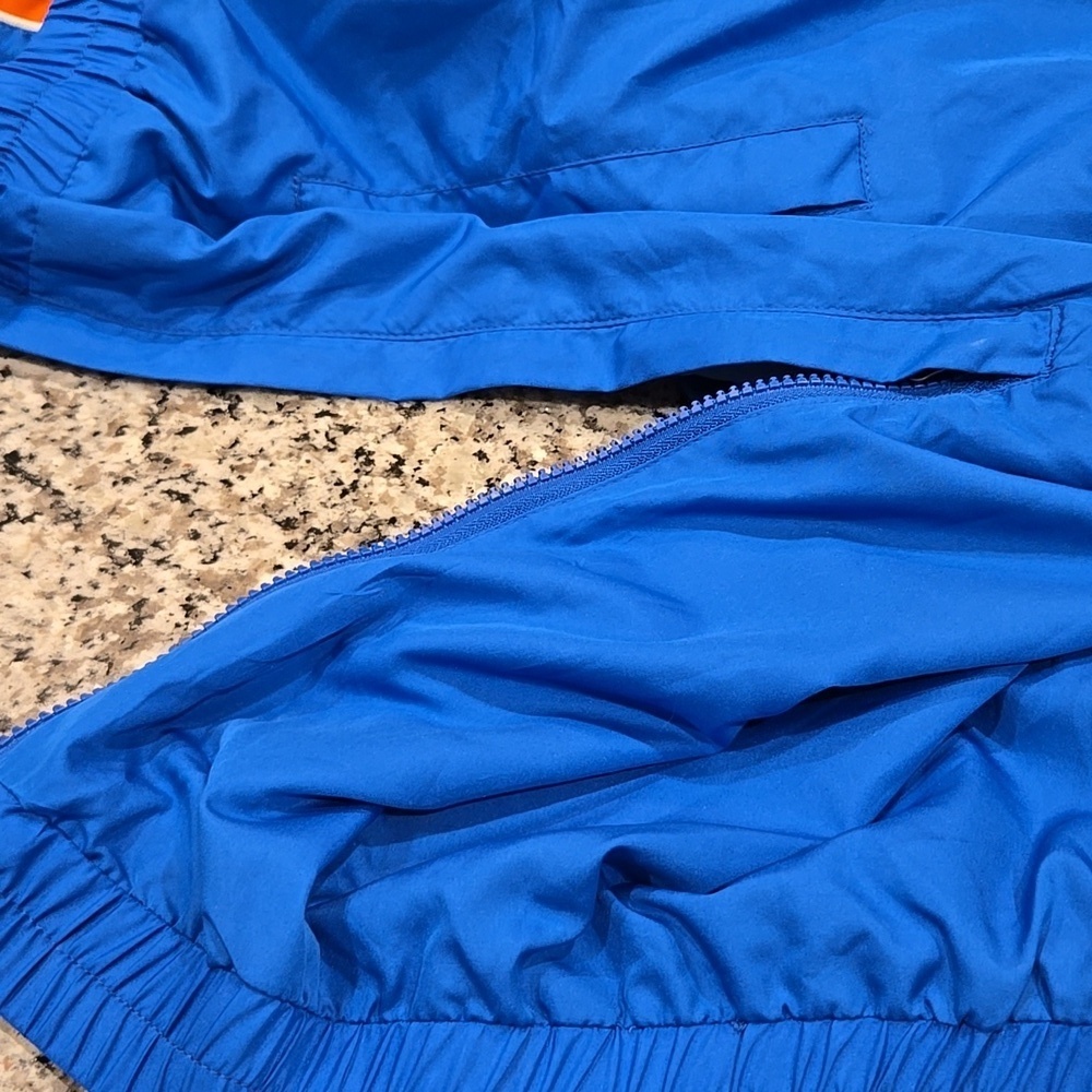 VTG FLORIDA GATORS OFFICIALLY LICENSED COLLEGIATE PULLOVER WINDBREAKER. SZ LARGE - Picture 4 of 13
